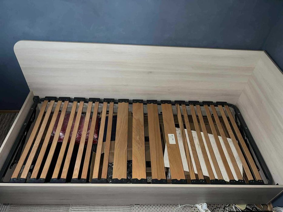 Единично легло с матрак