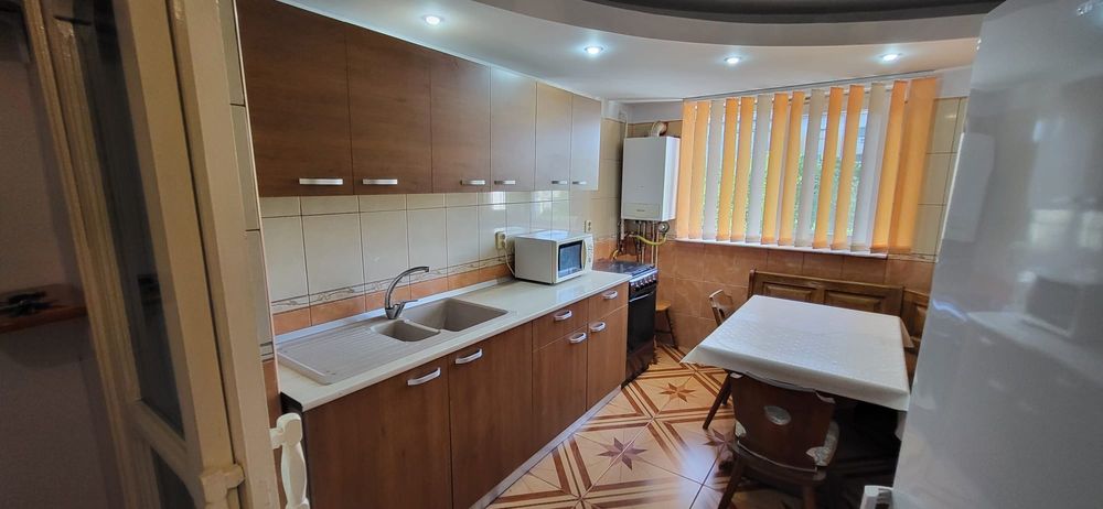 Inchiriez apartament