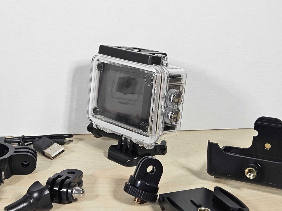 Спортна екшън камера Full HD 1080p – водоустойчива + аксесоари