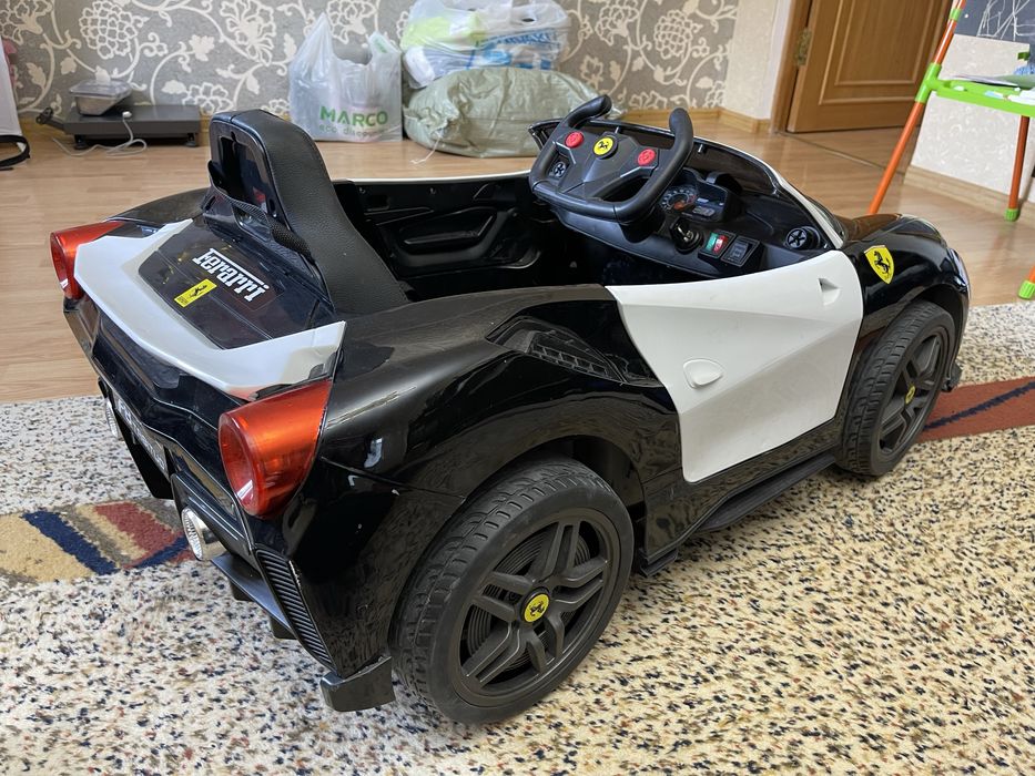 Детская машина на радиоуправлении