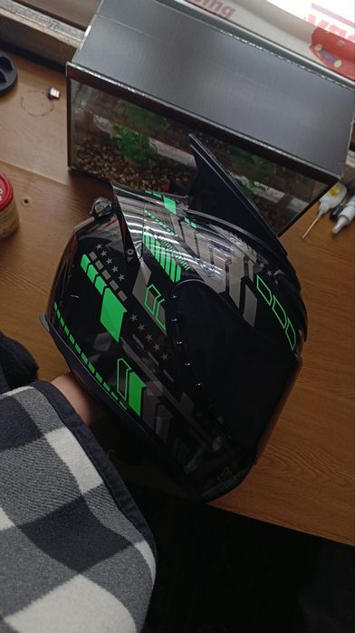 Мотошлем продаётся срочно