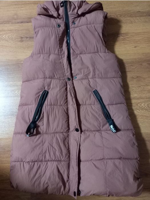 Безрукавка тёплая, на синтепоне.