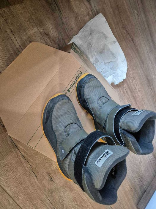 Продавам детски Зимни обувки Jack Wolfskin Polar Bear Texapore High VC