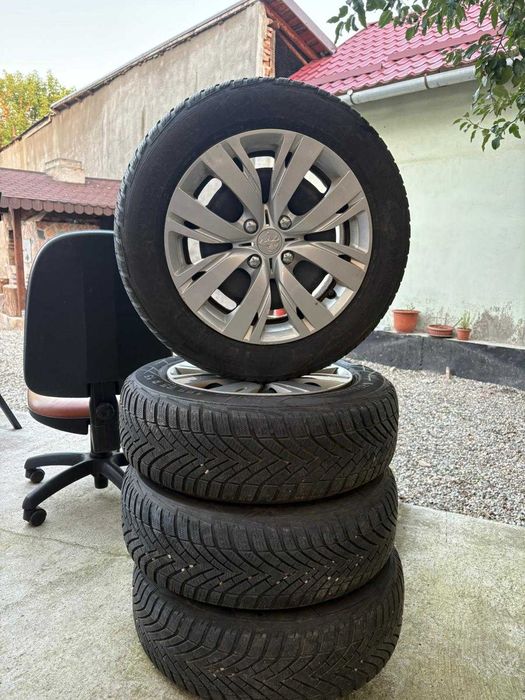 Jante cu anvelope iarna+capace Peugeot originale