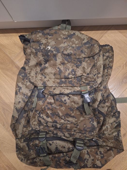 Продам военный рюкзак, котелок и  нессер