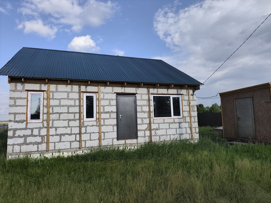 Продам дом + жилой вагончик