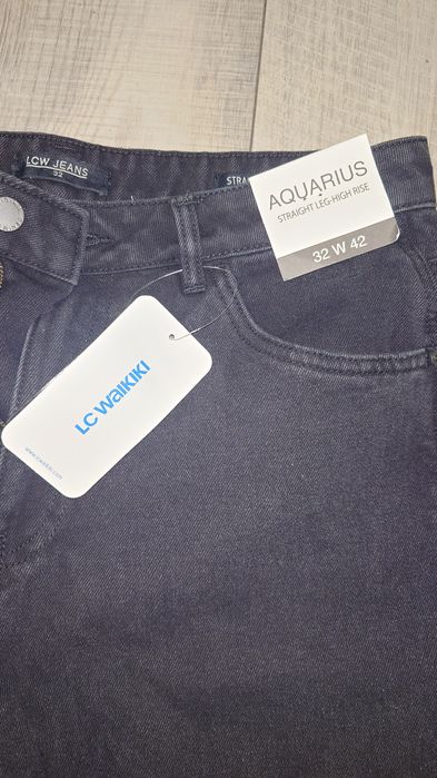 Нови дънки на LCwaikiki