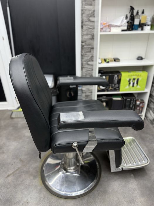 2 бръснарски стола