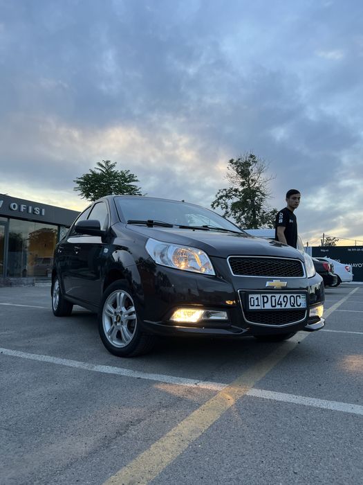 Продам нексию 3 4- позиция