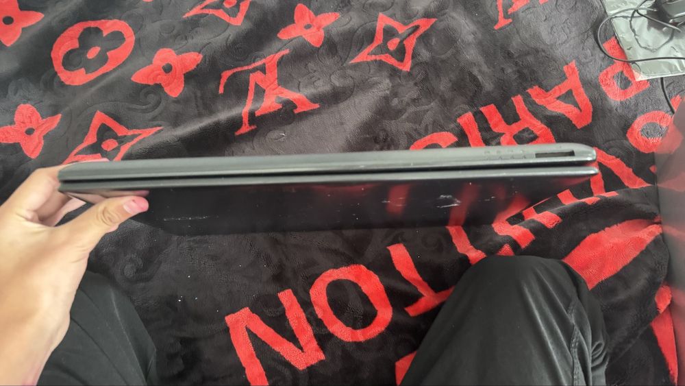 Acer noutbook sotilafi