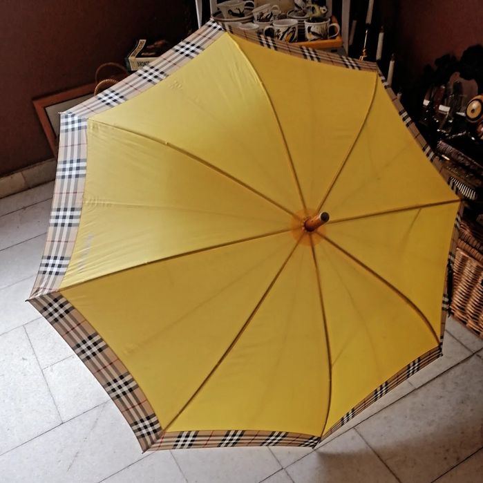 Burberry. Чадър.
