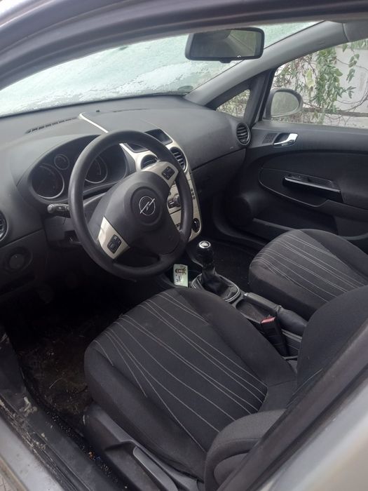 Vând Opel Corsa D