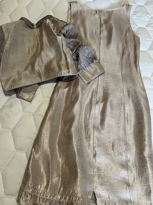 Рокля, почти нова, обличана е веднъж