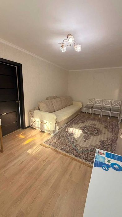 Продам 2 комн на 12мкр 4этаж