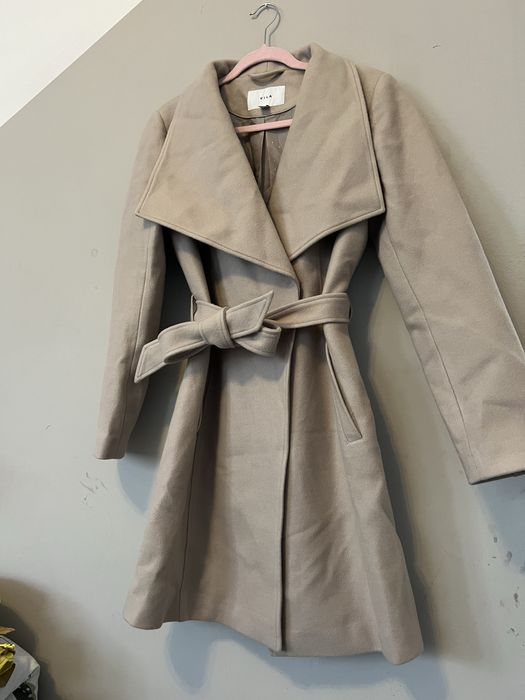 Чисто ново дамско палто