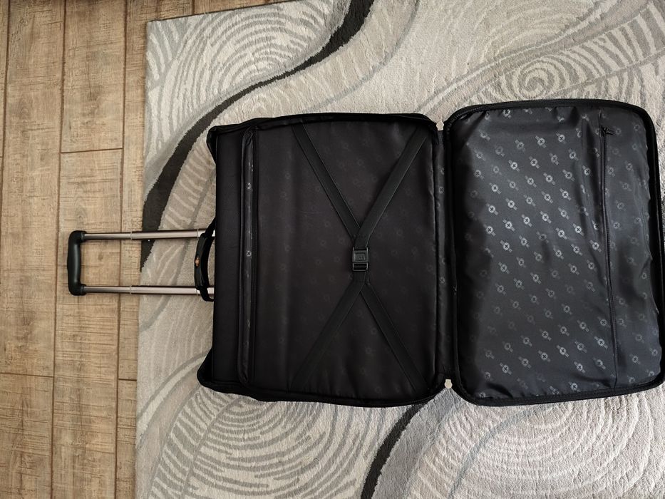 Geantă de voiaj pentru costume swiss (garment bag)