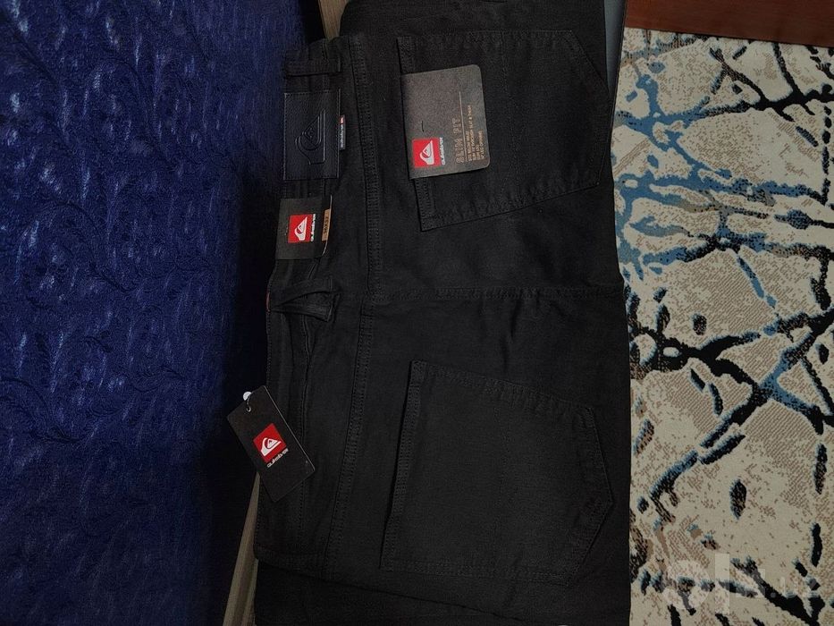 Джинсы Quiksilver slim fit. p34\32.