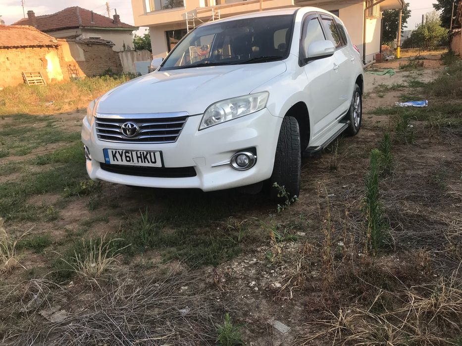 Toyota RAV4 2011 , 2.0 бензин автомат