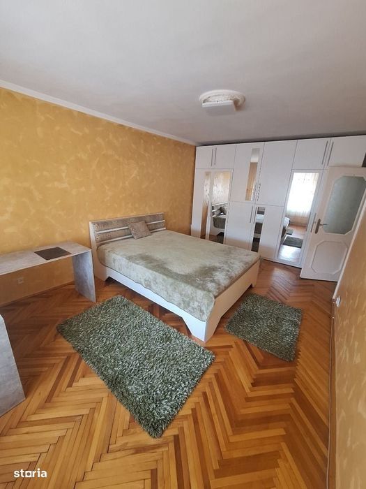 Apartament 4 camere -zonă centrală, spital Județean