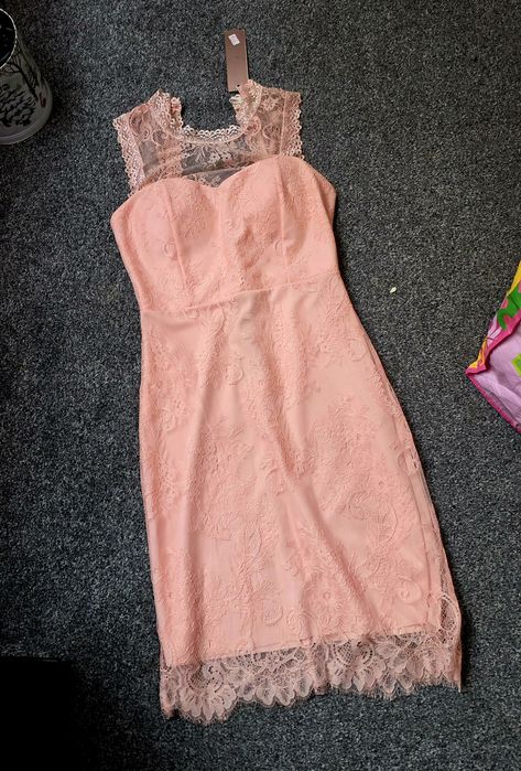 Два модела рокля с нантела