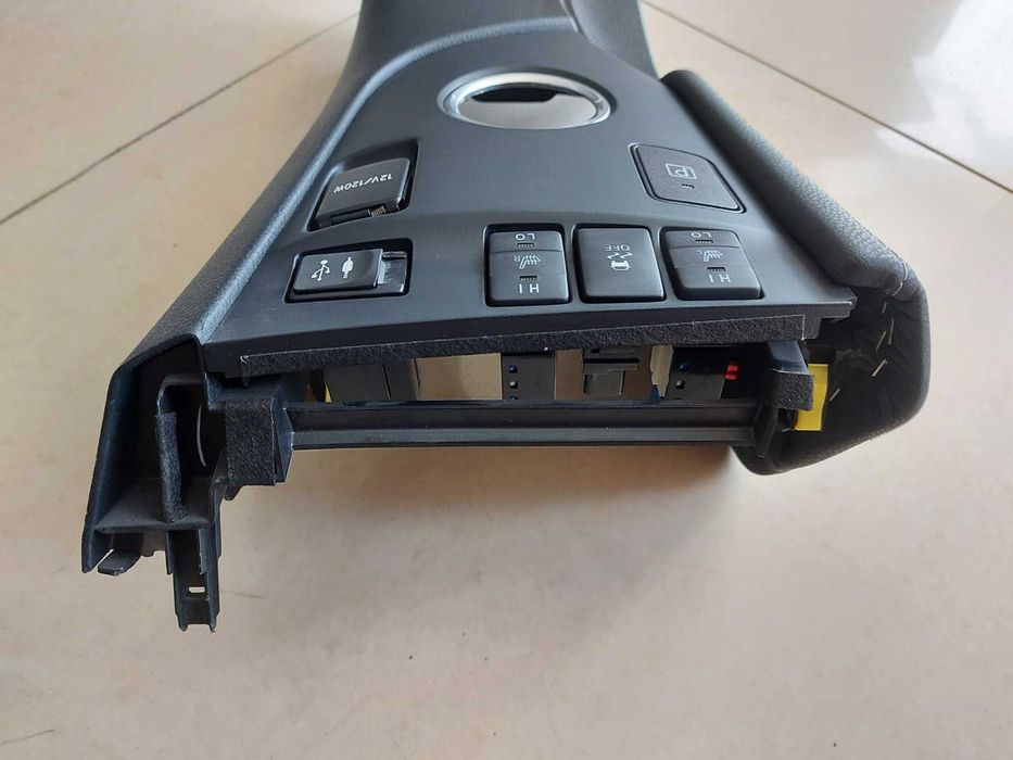 TOYOTA AURIS / Тойота Аурис панел превключватели