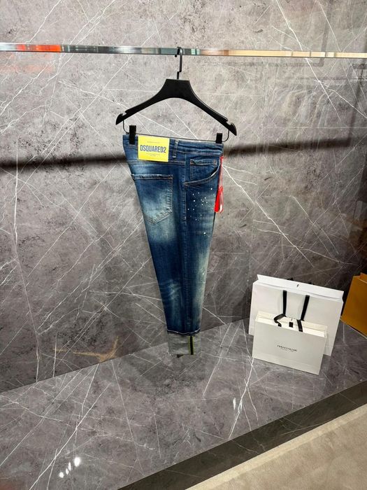 Blugi DSQUARED2 calitate superioara