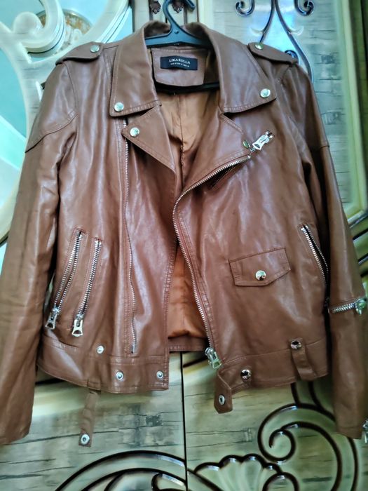 Kastyum sotiladi 150 ming