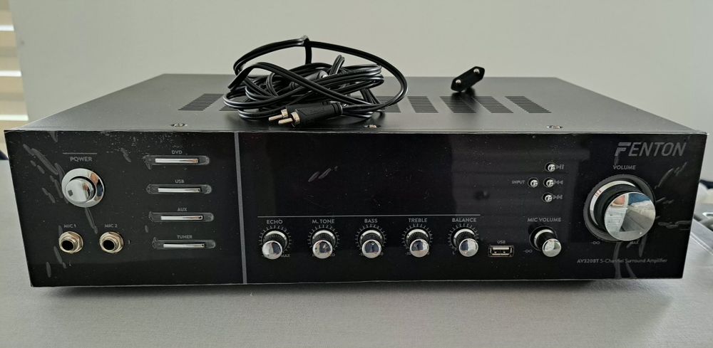 Sistem Yamaha  central NS-C51, doua difuzoare NS-B51 si Fenton AV320BT