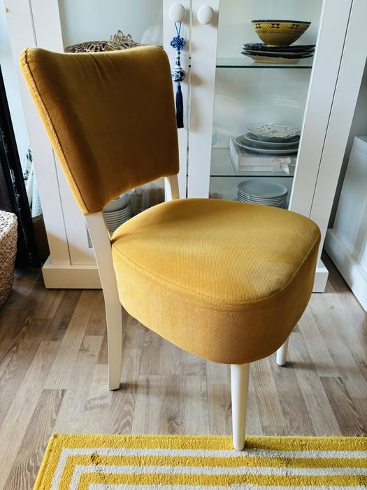 Set masa rotunda cu 4 scaune tapitate