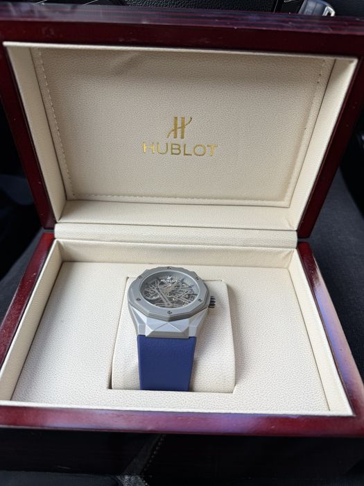 Продам часы HUBLOT