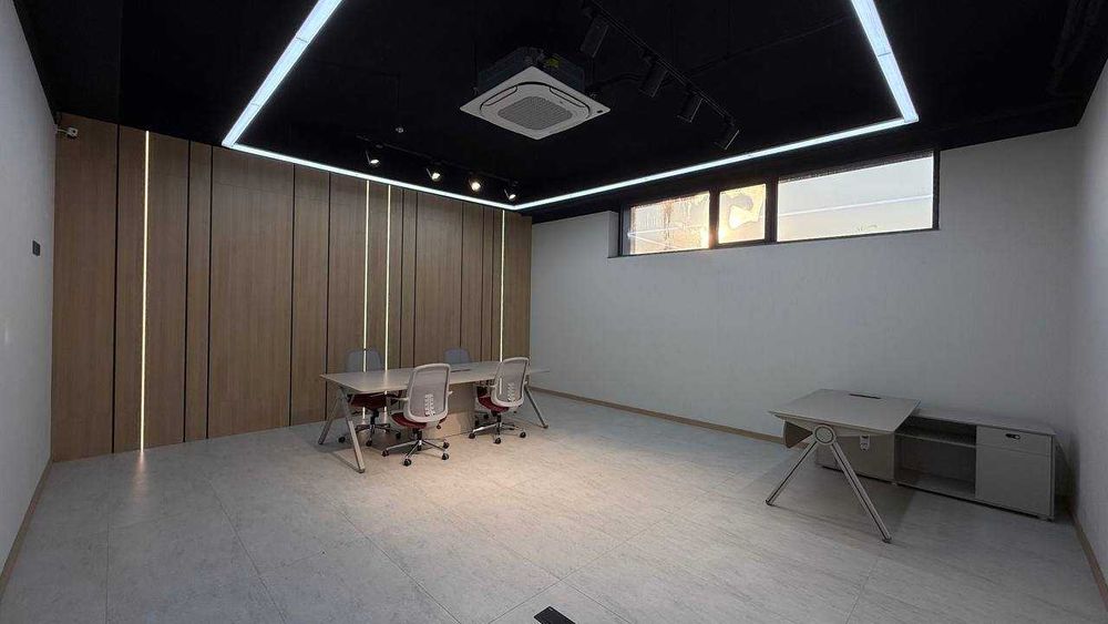 Коммерческое помещение 2100 м2 на первой линии просп. Амира Темура