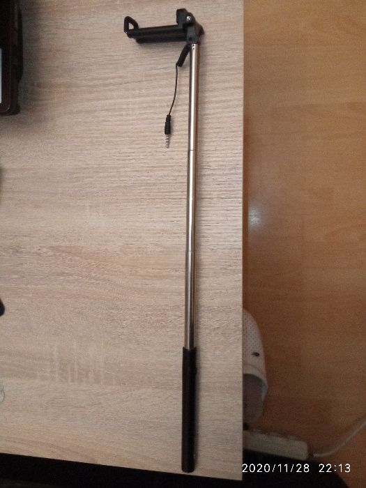 Чисто нови мини селфи стикове Cellular Line с жак 3,5мм черен