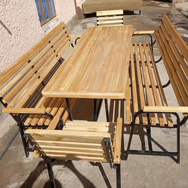 Dashniy stol stular sotiladi