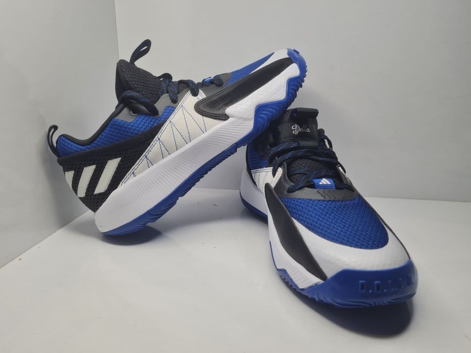 Маратонки Adidas Dame 

Чисто нови без кутия.

Размер 42 2/3 стелка 27 см.

Цена 45 евро.