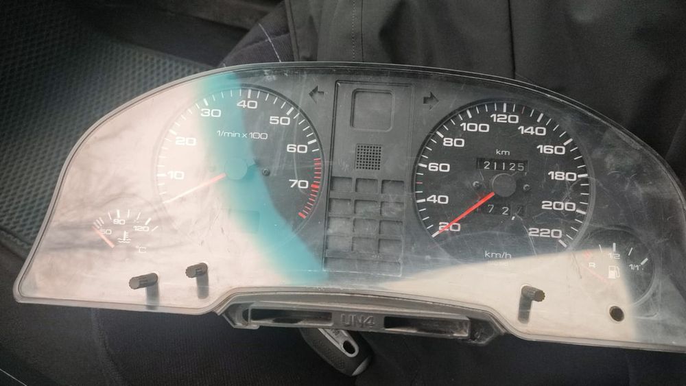 Продам щиток приборов Ауди 80