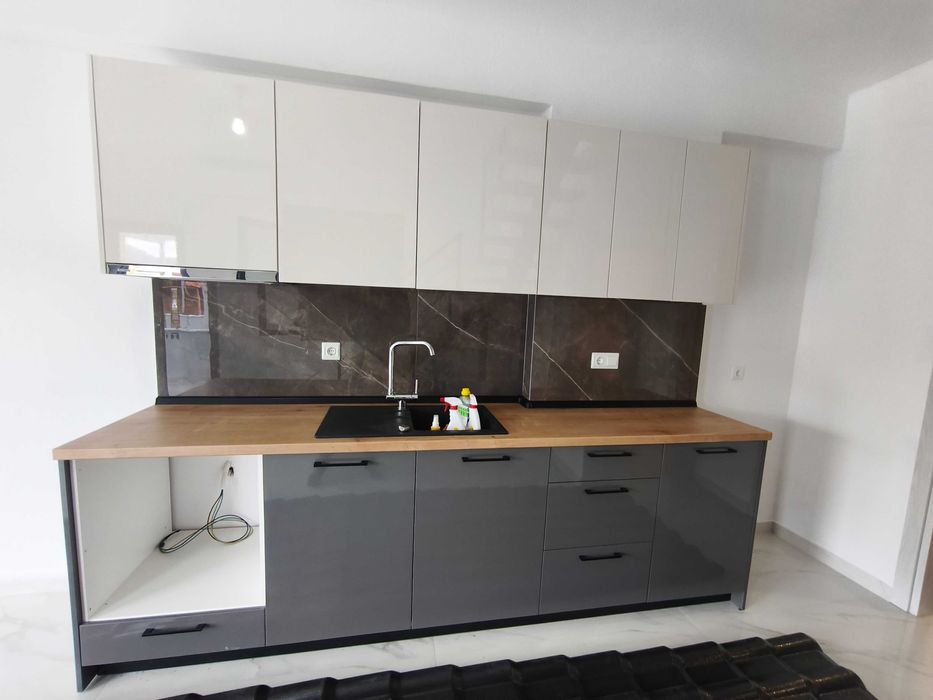 Продава нова къща 58м2 с басейн и двор 120 м2 в Паралия Врасна, Гърция