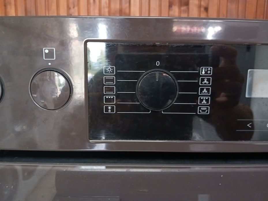 Кафява печка за вграждане с керамичен плот Миеле  Miele 2 год.Гаранция