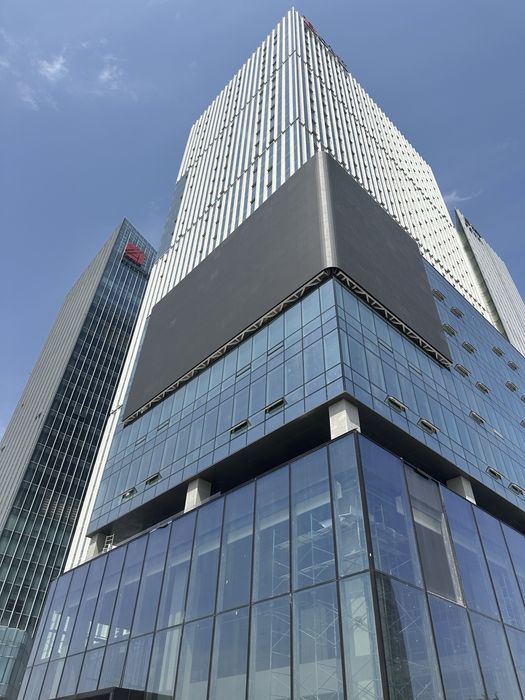 Led ekran ustanofka remont