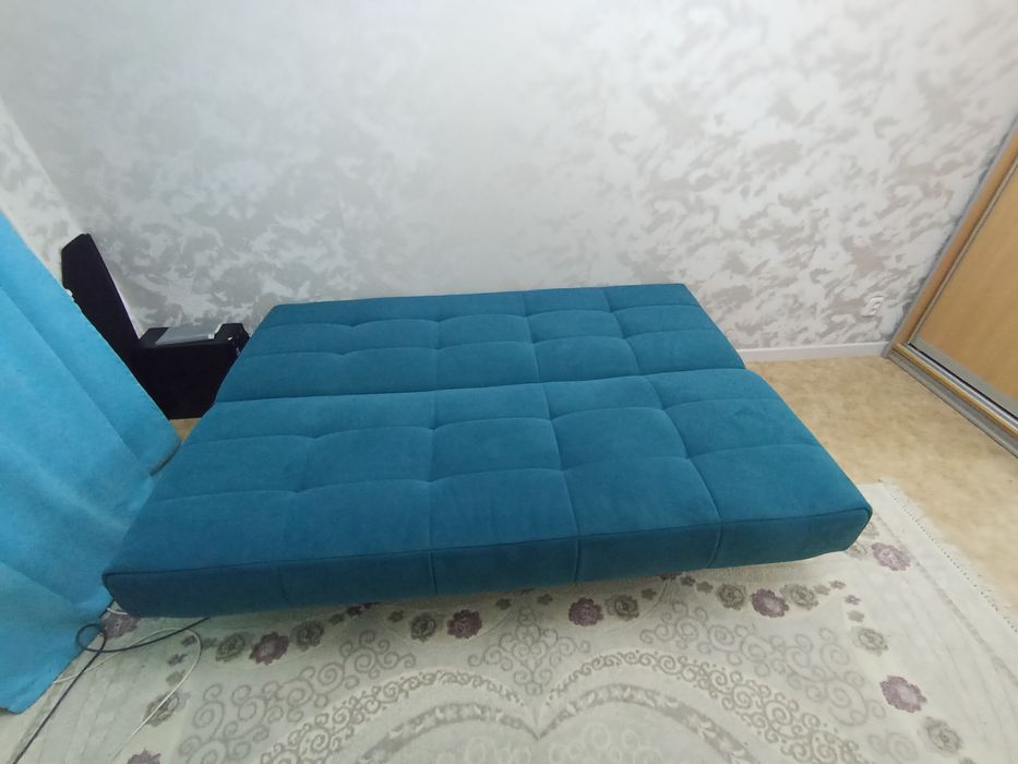 Шұғыл жайлы диван сатамын!