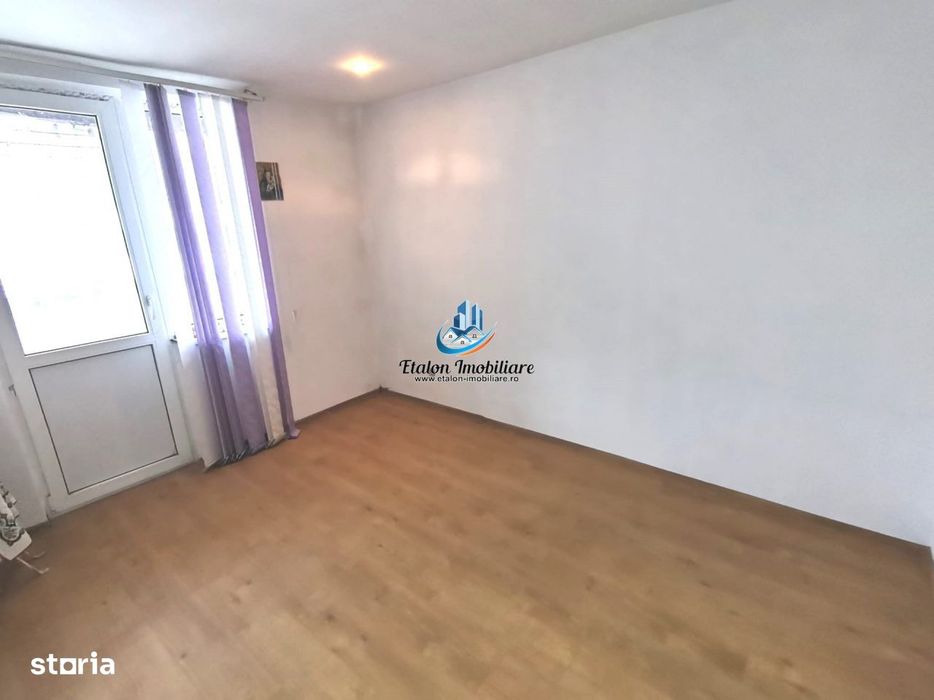 Apartament 3 camere, 2 bai, balcon 6 m, zona Spital Piatra Neamt