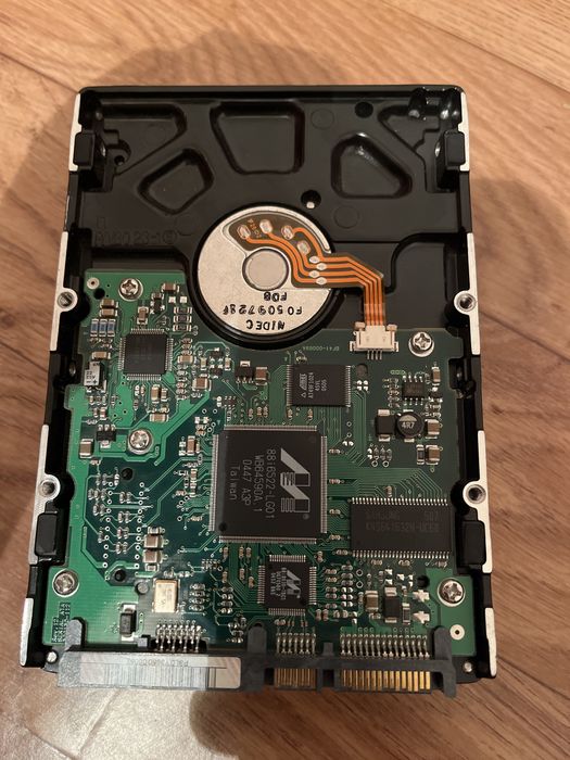 Продается жесткий диск Samsung SP0812C