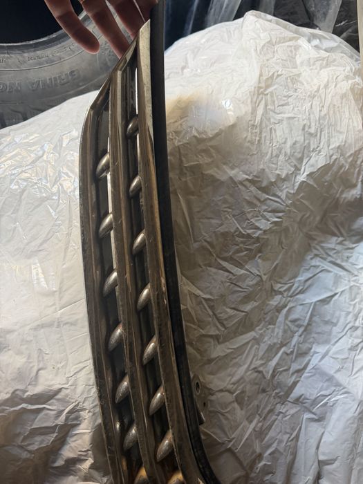 Продам бампер Тойота эстима 2008год оригинал