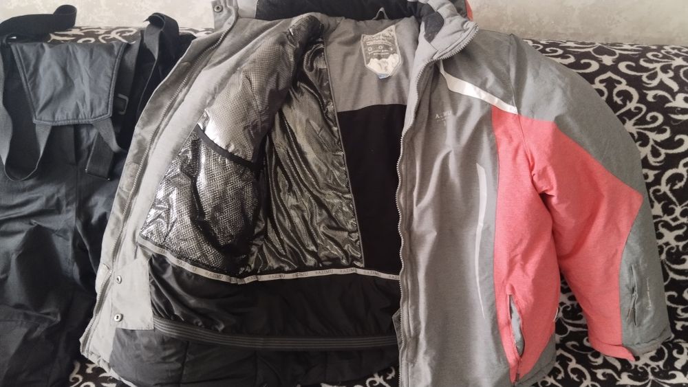 Зимний костюм.  .