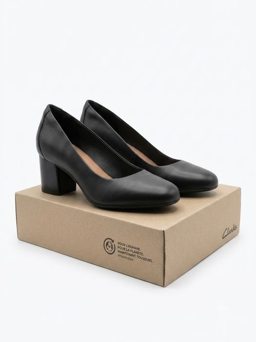 Дамски обувки Clarks Women's Un Cosmo Dress Black Leather Court Shoes