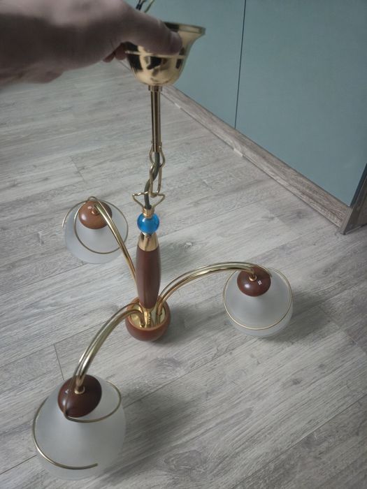 Продам люстры производство Италия