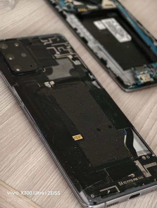 Samsung s20 plus 8/128 без крышки