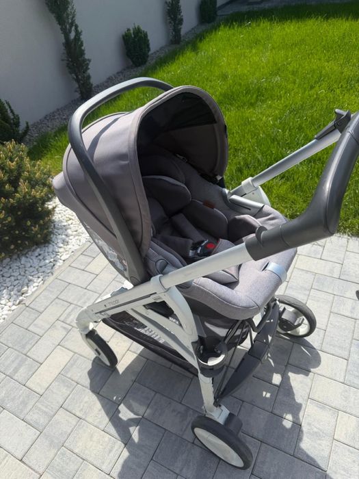 Vand sau schimb cu boxa Carucior pentru copii Inglesina 3 in 1 Trilogy Plus