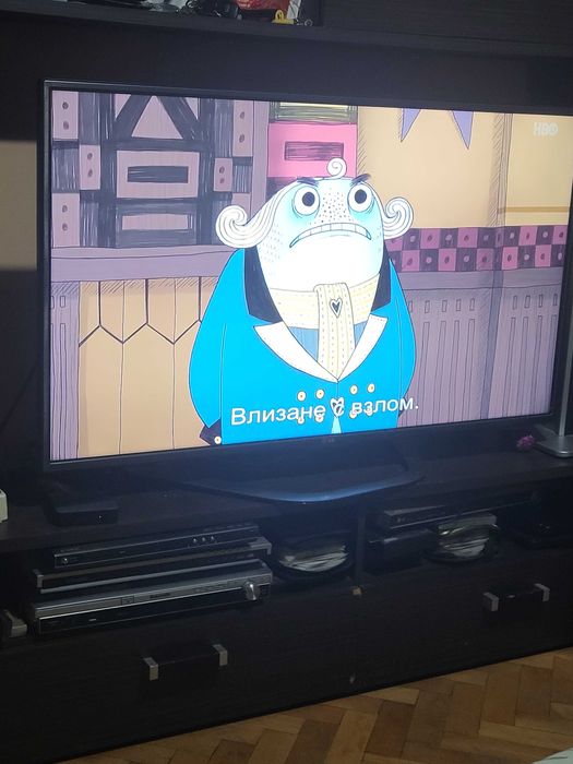 Телевизор Lg47 инча 3D 2 чифта очила