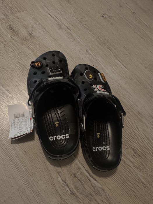 Crocs x Bape.