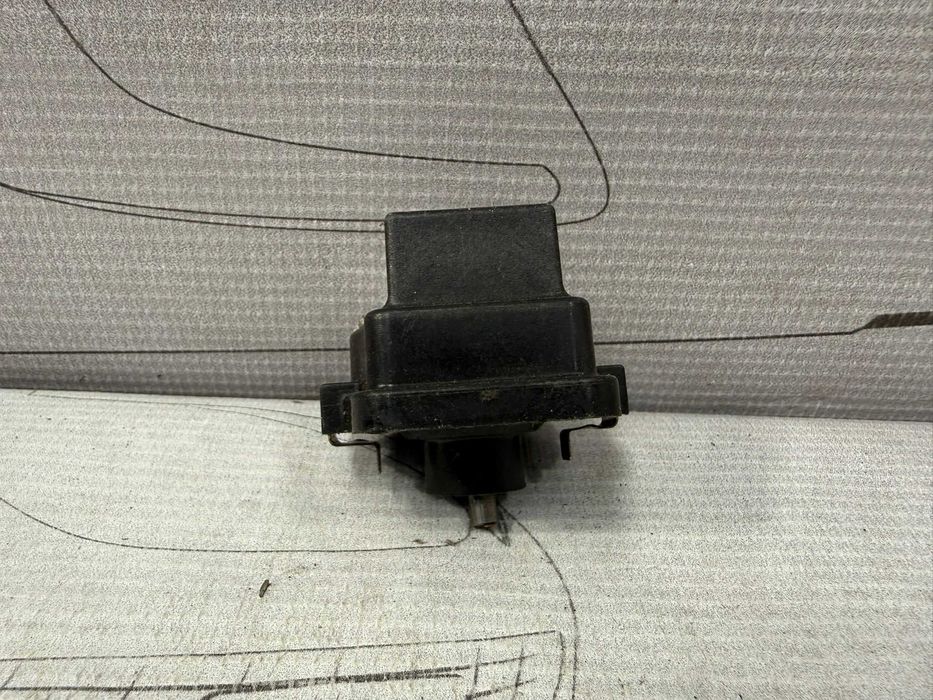 Actuator control suspensie Lexus GS 300 350 430 450H COD: 8924130041 2009 / [2005-2012] / (5B2)